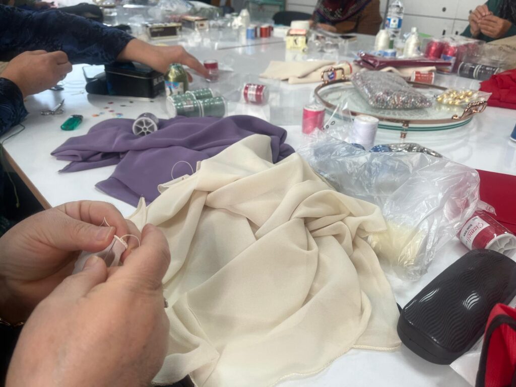 bef13773-edd4-46e4-8c16-f409e84bbe6d