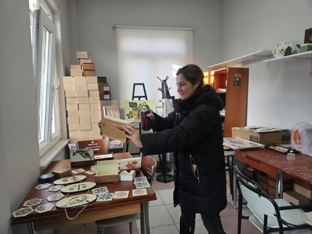 c6274ba6-3f18-4fd5-92a8-66647f4851df